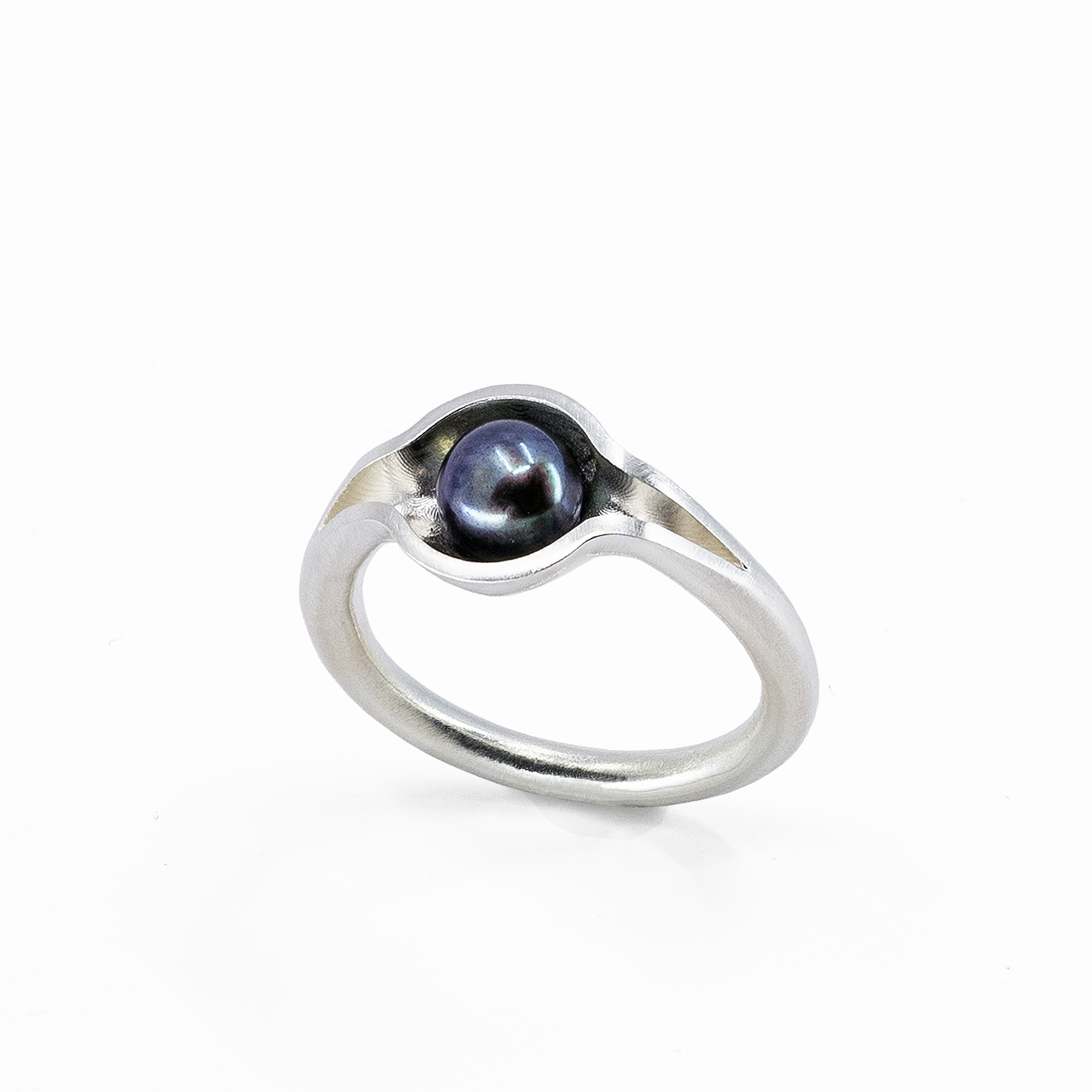 PERLA - RING BY THEÓDORA ALFREDSDÓTTIR